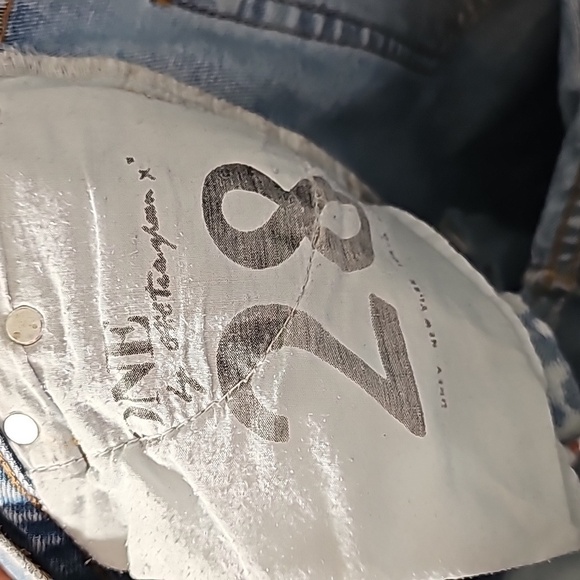 One By a one Teaspoon Ripped Jeans - Picture 9 of 9